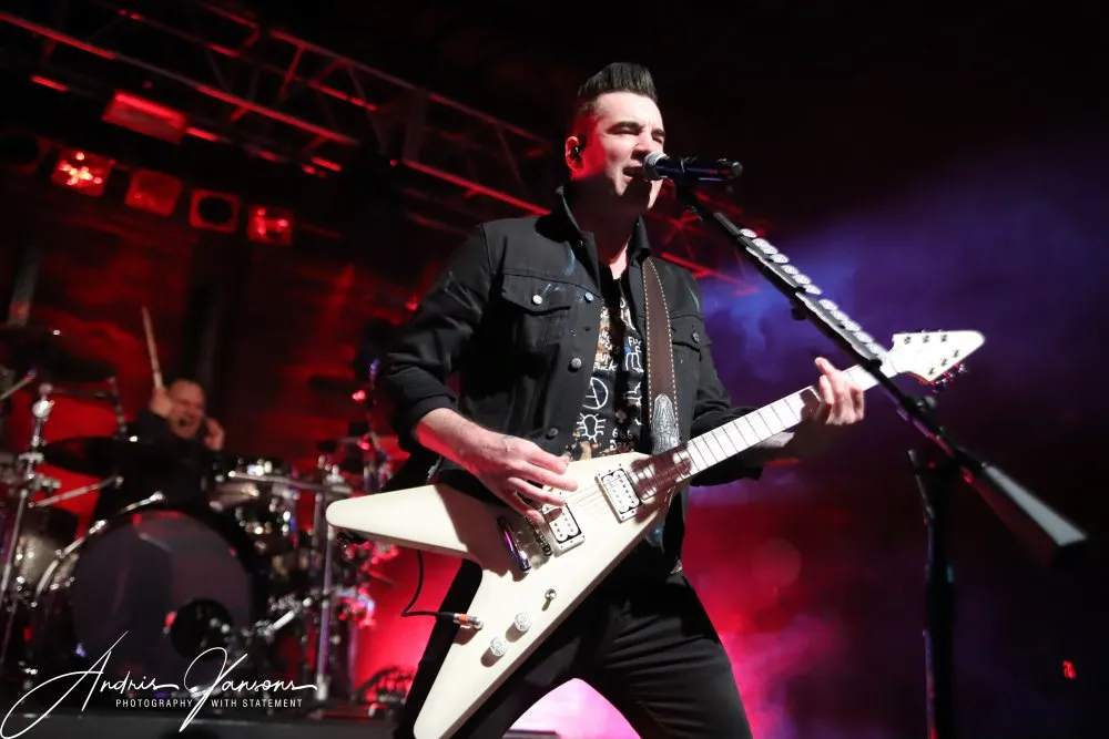 Theory Of A Deadman & Sevendust tickets
